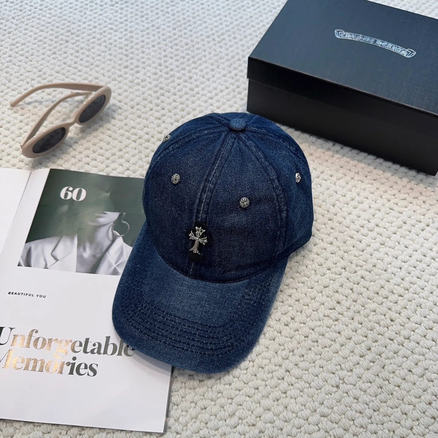 P60 Crow Heart 🆕🆕25 new washed denim baseball cap, personalized fashion classic cross logo, casual with a cool feeling, unisex style, same style for men and women! Very easy to match! Head circumference: 56-58cm is available